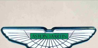 Aston Martin DBX707 il Suv più veloce di sempre (Adobe Stock)