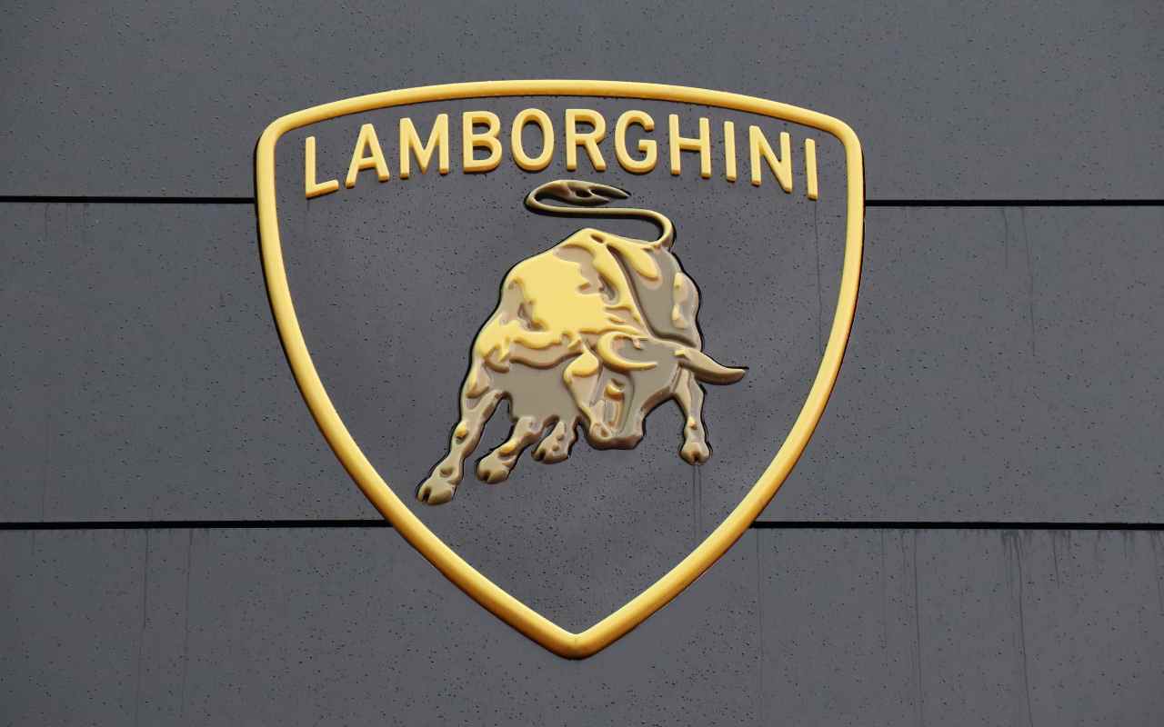 Lamborghini ecco qual è la più costosa (Adobe Stock)