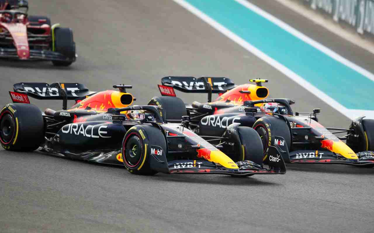 Red Bull RB18 con Verstappen e Perez ad Abu Dhabi (ANSA)