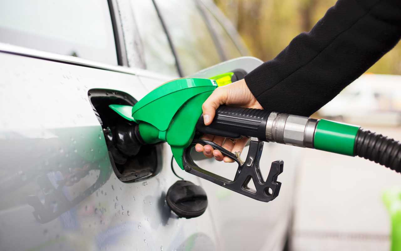 Auto a benzina e diesel (AdobeStock)