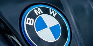 BMW ed un car wash clamoroso (Adobe Stock)