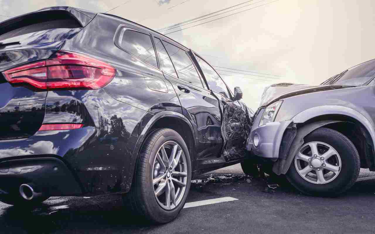 Dramático accidente de BMW: pánico en la encrucijada