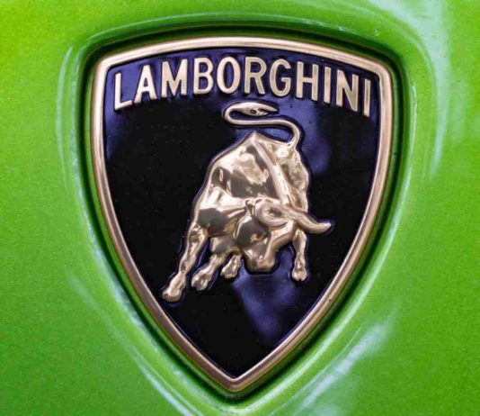 Lamborghini (Adobe Stock)