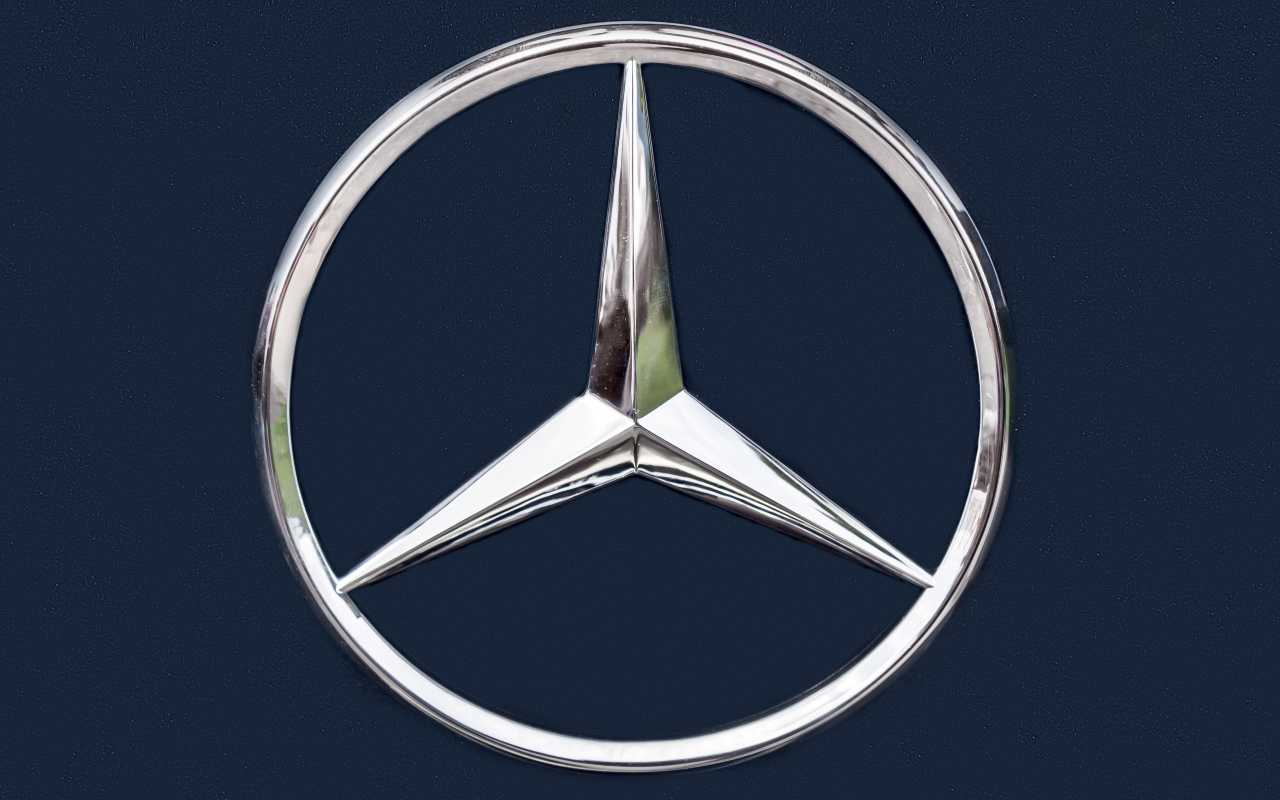 Mercedes (Adobe)