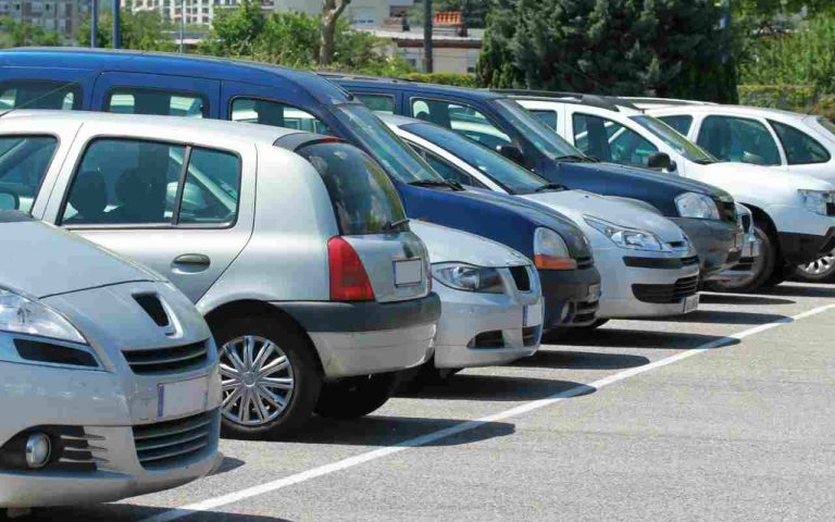 Parcheggio (AdobeStock)
