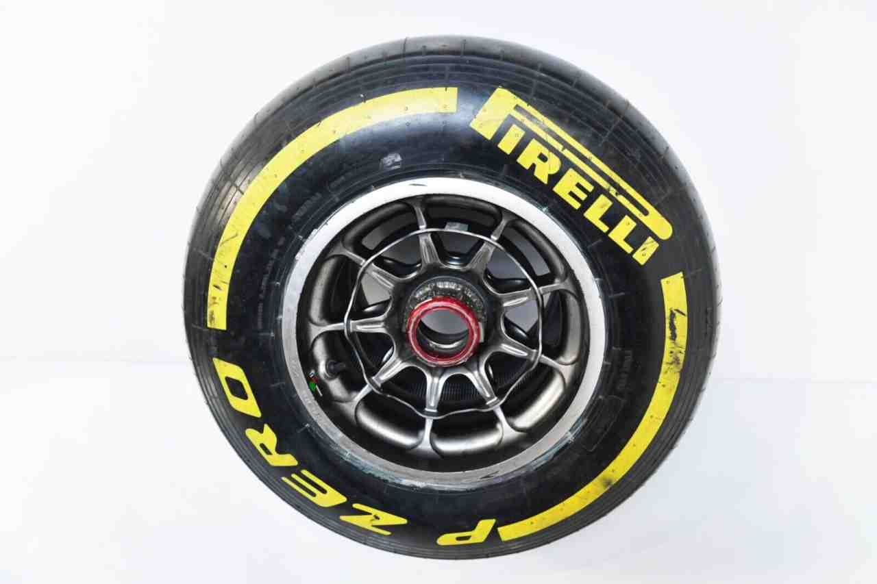 F1 Gomma Pirelli (Ebay)