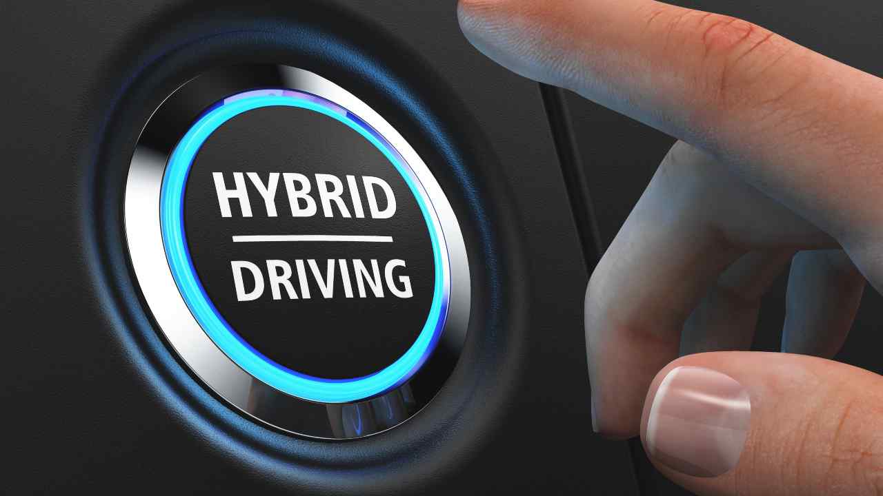 Auto ibrida full hybrid plug-in