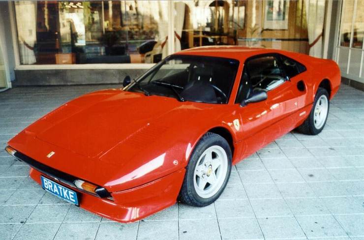 Ferrari 308 ed una conversione assurda (ANSA)