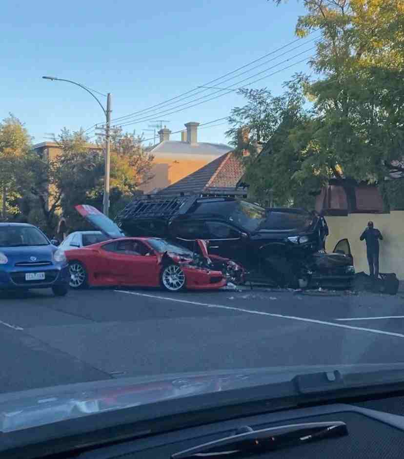 Ferrari incidente (Instagram)