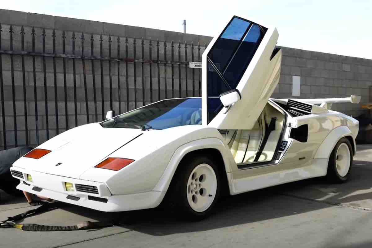 Lamborghini Countach 