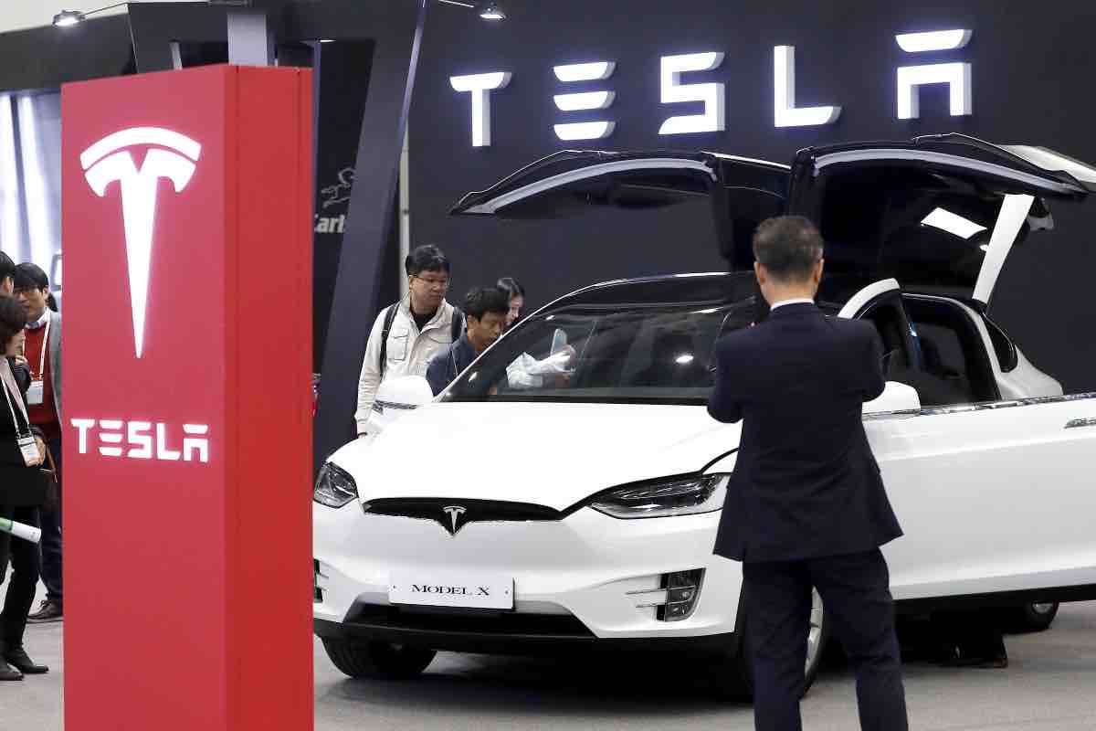 Tesla sta per muoversi 