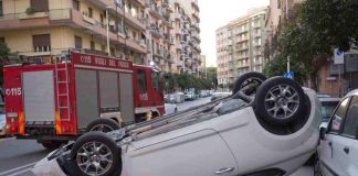 Auto si capotta a Monaco