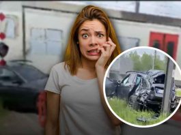 Mercedes investita da un treno