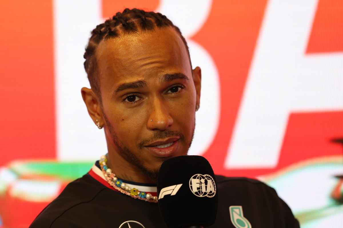 Lewis Hamilton, guaio per la Mercedes