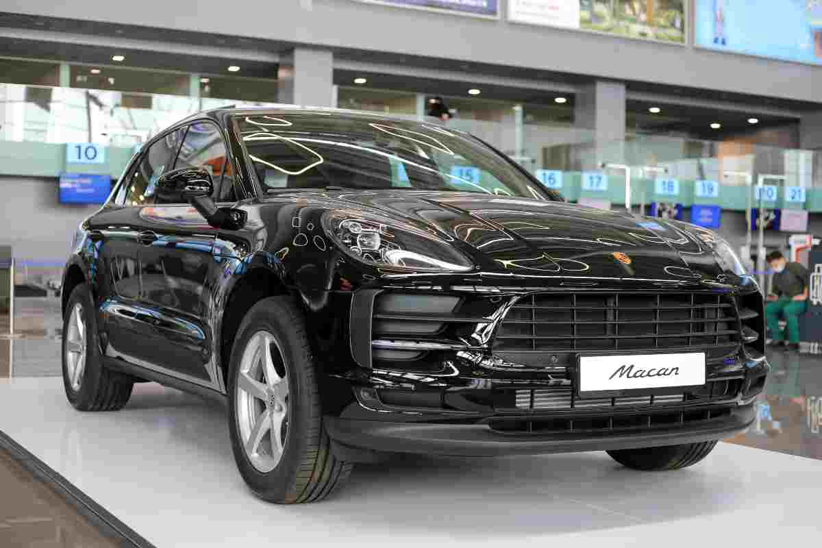 Auto dalla Cina simile a Porsche Macan