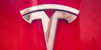 Tesla finisce nei guai