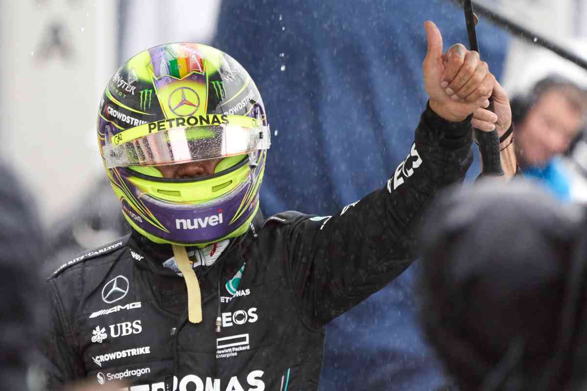 Lewis Hamilton casco