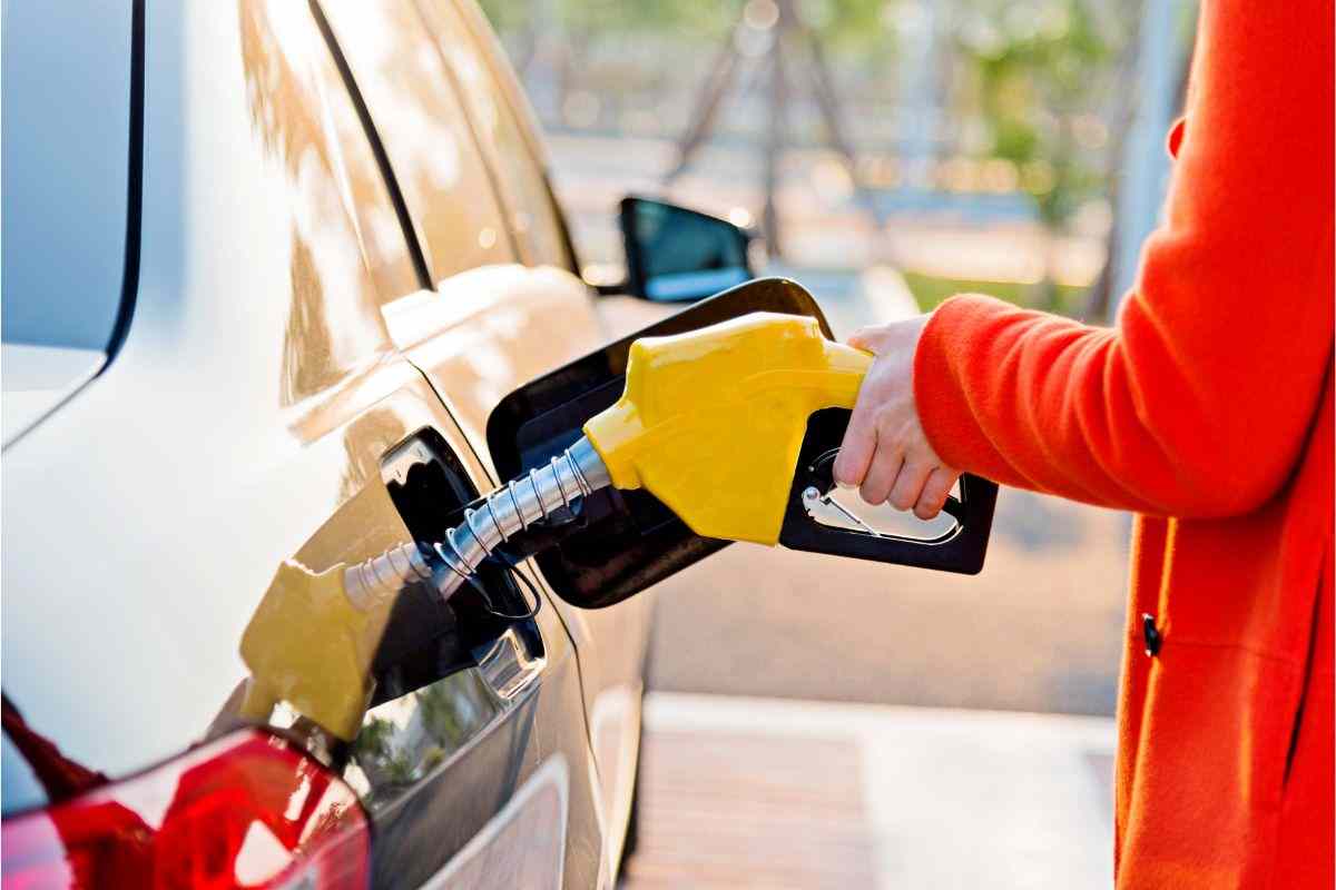 distributore carburanre rifornimento