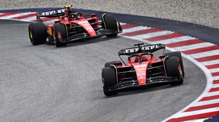 Ferrari, Sainz lancia la sfida a Leclerc