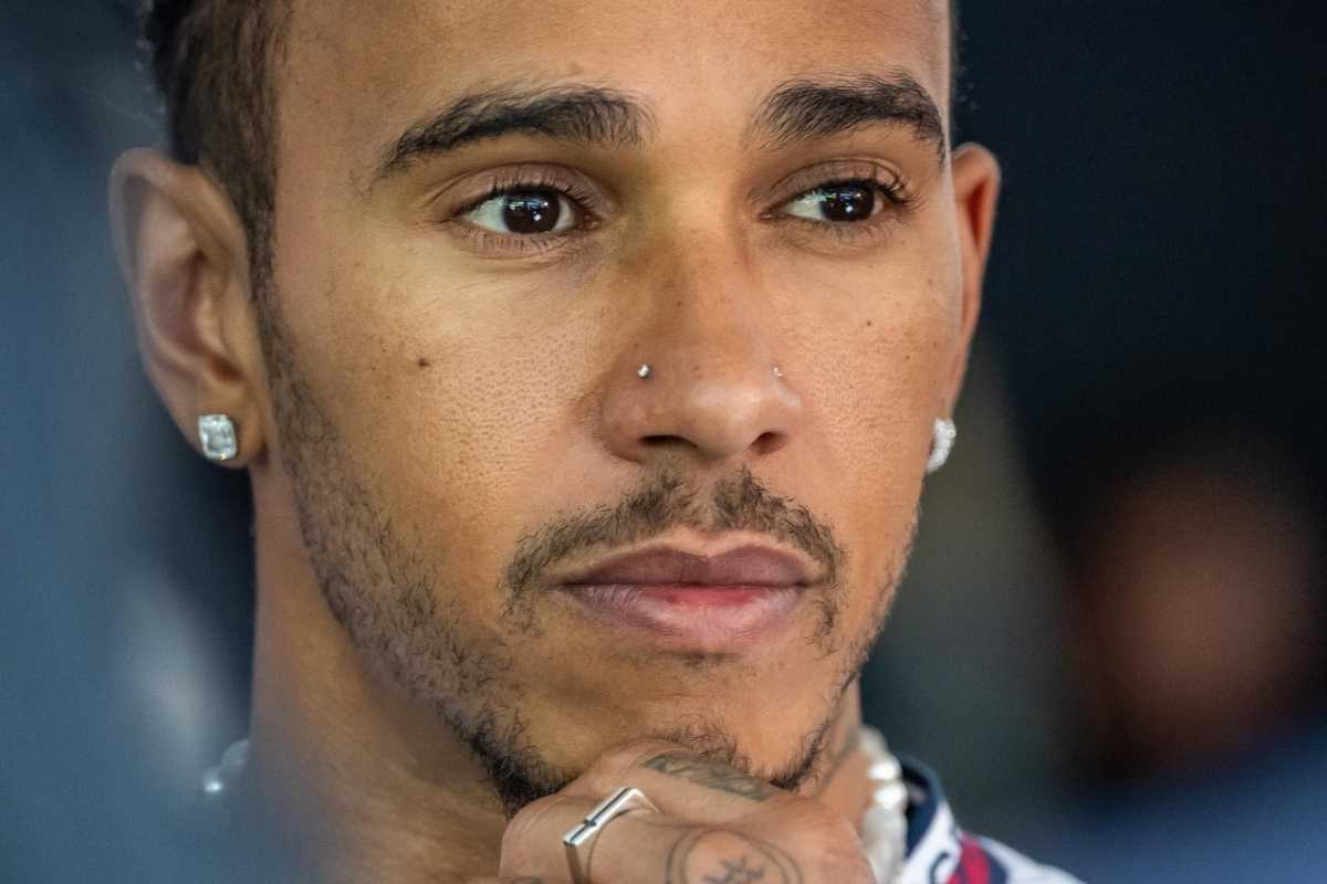Lewis Hamilton, esplode la bomba