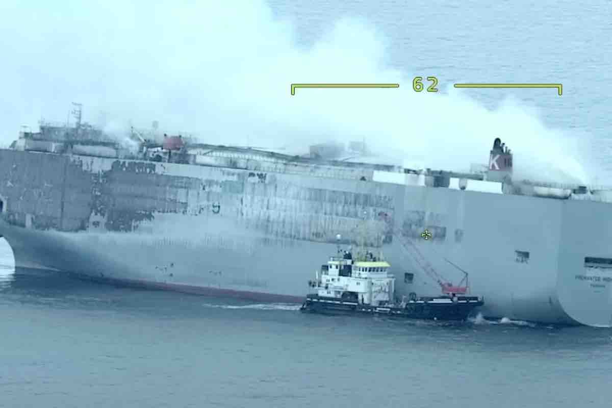 Nave trasporto navi a fuoco 