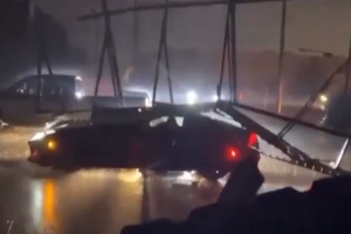 Uragano distrugge Ferrari 