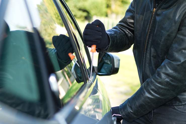 Auto rubata, dati in aumento in Italia