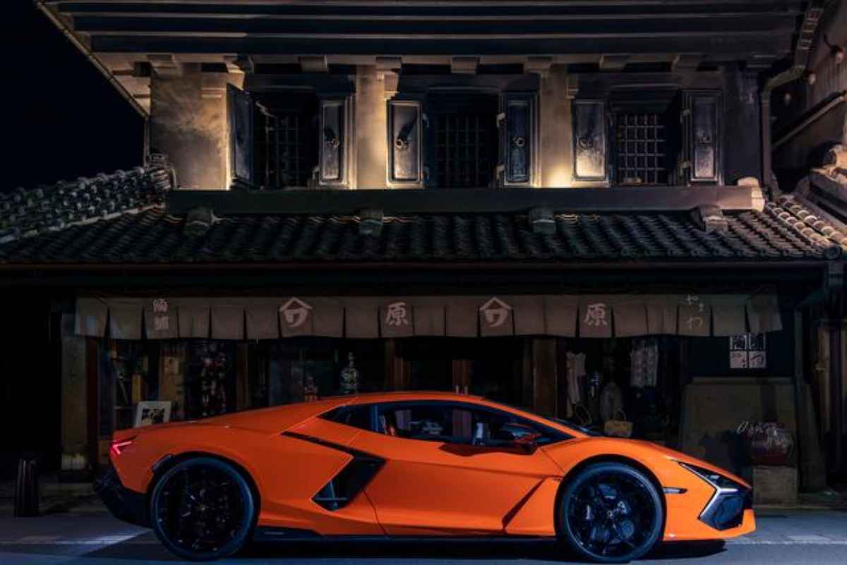 Lamborghini Revuelto sound motore