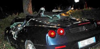 Ferrari incidente Auto bisarca Inghilterra