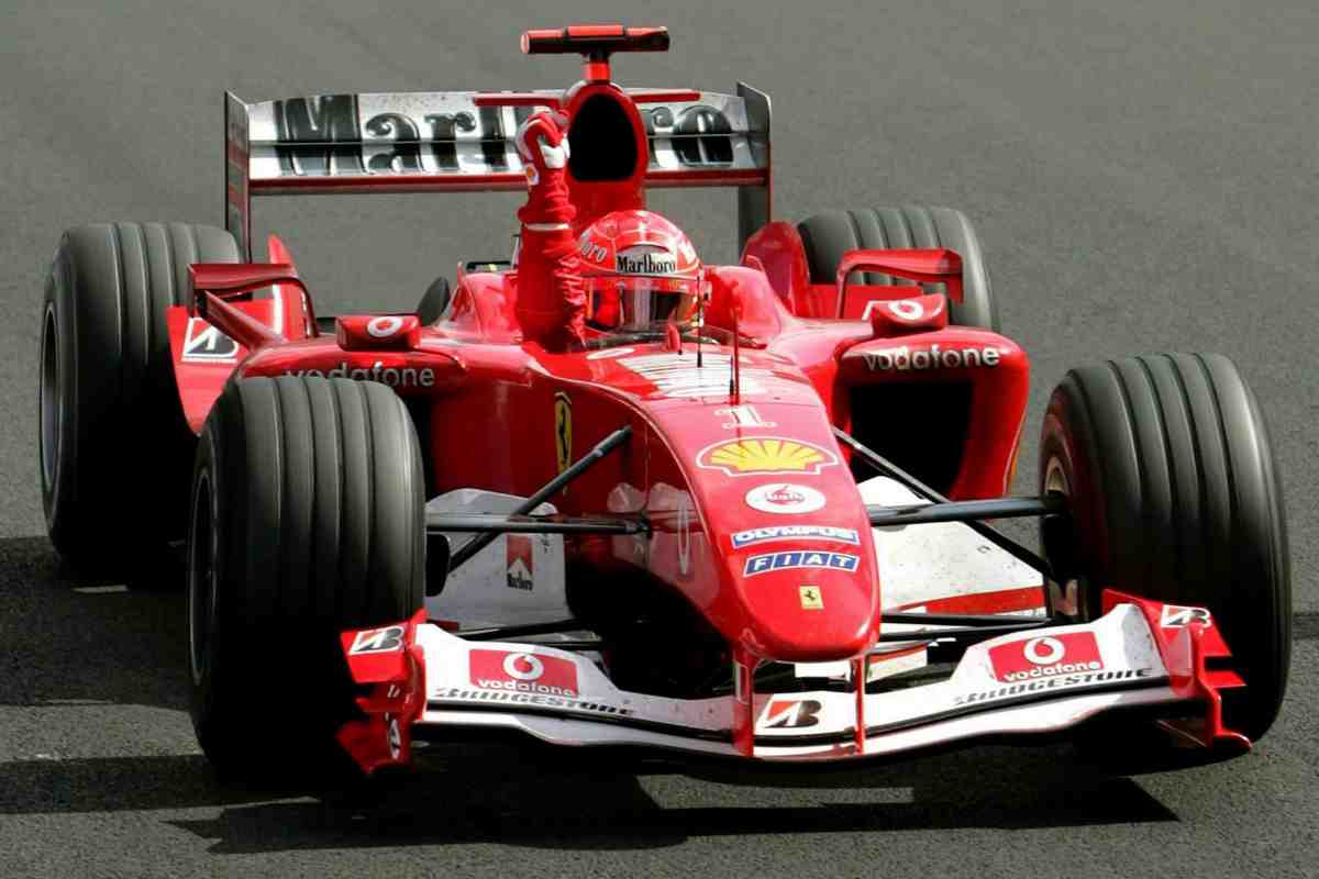 Tuta Ferrari Schumacher in vendita