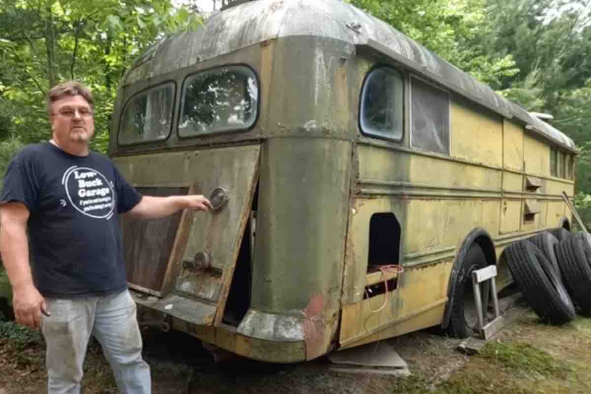 Autobus ritrovato restauro