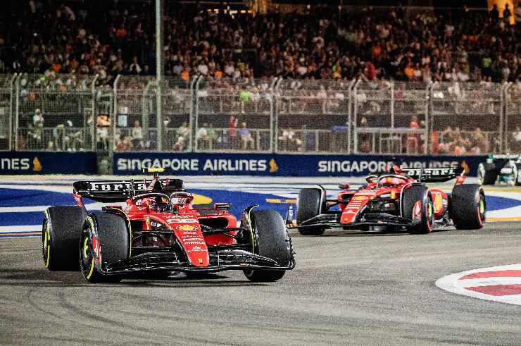 Carlos Sainz e Charles Leclerc grandi protagonisti a Singapore