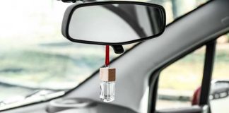 Multa Auto oggetti specchietto retrovisore
