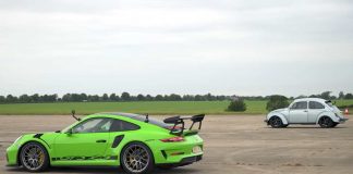 Porsche 911 GT2 RS sfida Volkswagen Maggiolino