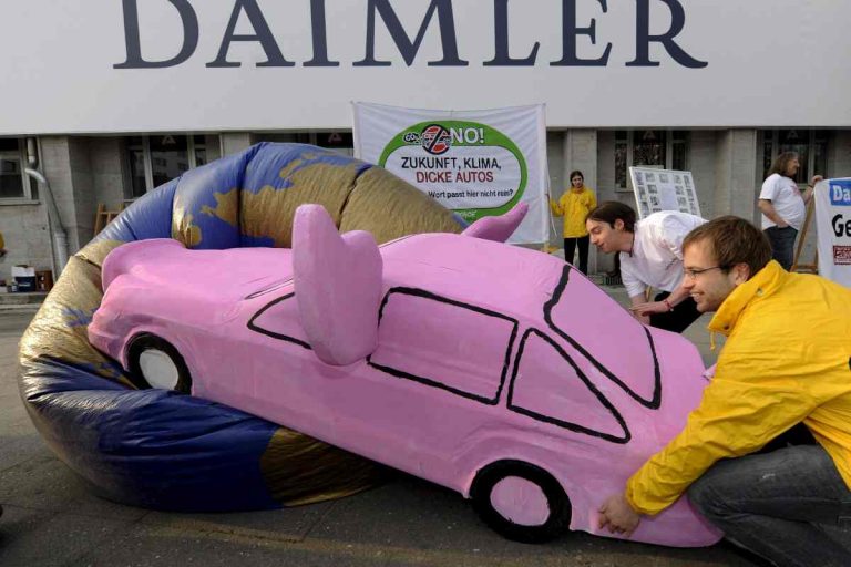 Auto forma maiale Greenpeace