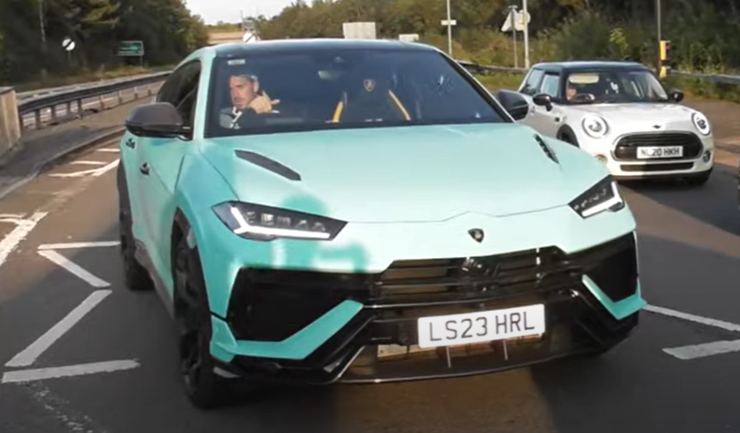 Grealish Lamborghini dedicata Manchester City