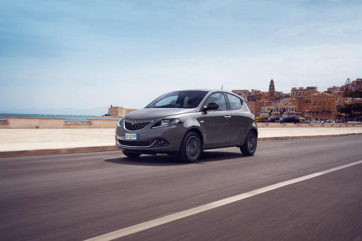 Nuova Lancia Ypsilon prezzo allestimenti