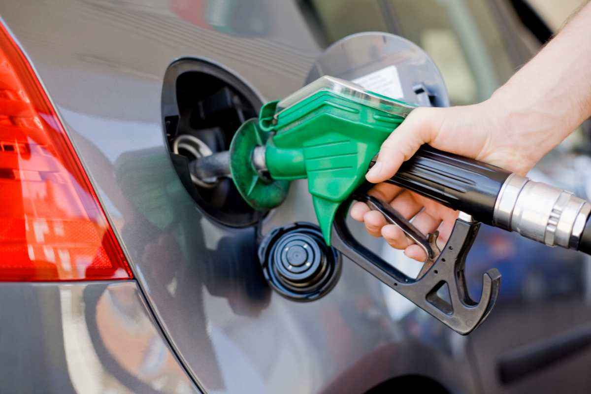 Benzina trucco utile risparmio rifornimento