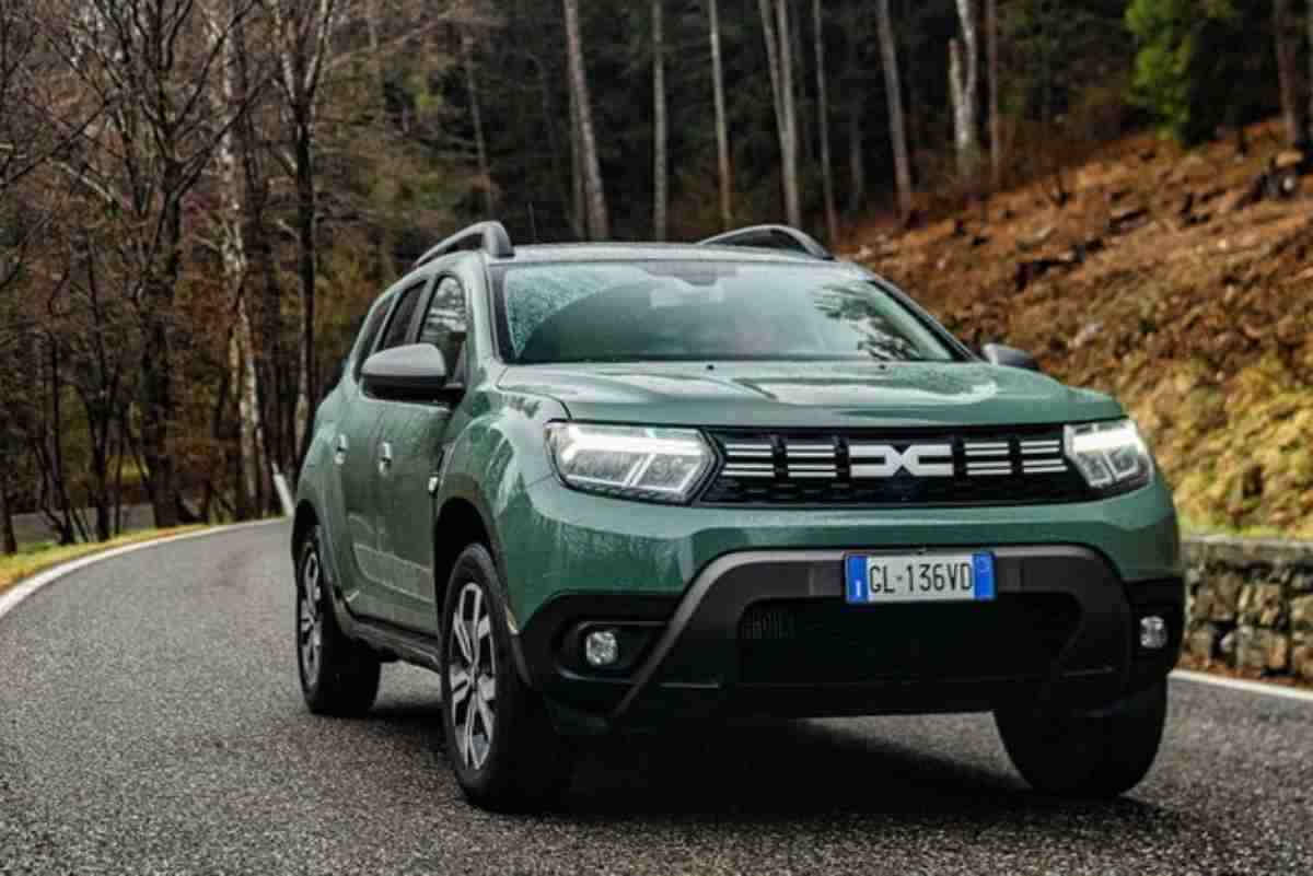 Dacia Duster caratteristiche prezzo nuovo modello