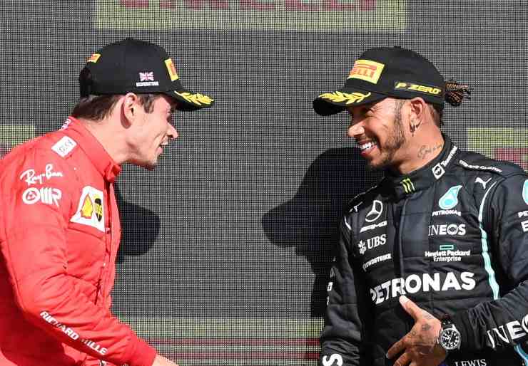 Mercedes e Ferrari, l'accusa di Verstappen