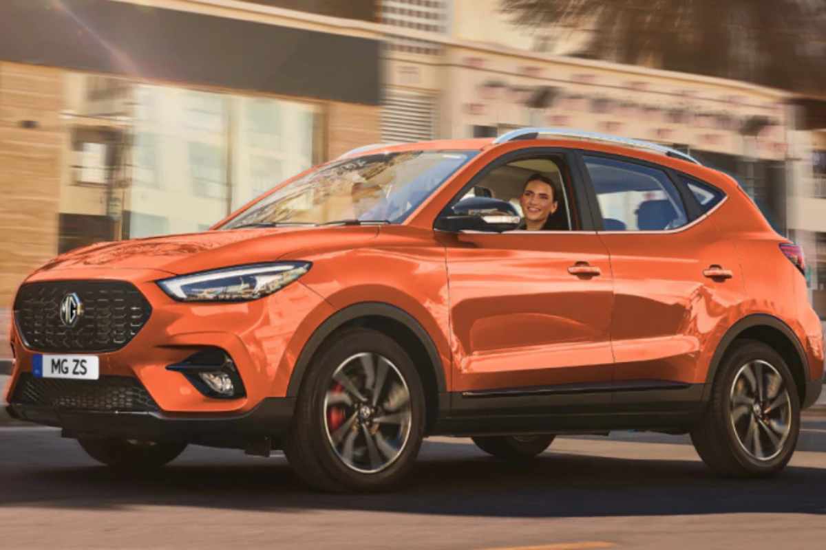 Auto cinesi sotto attacco