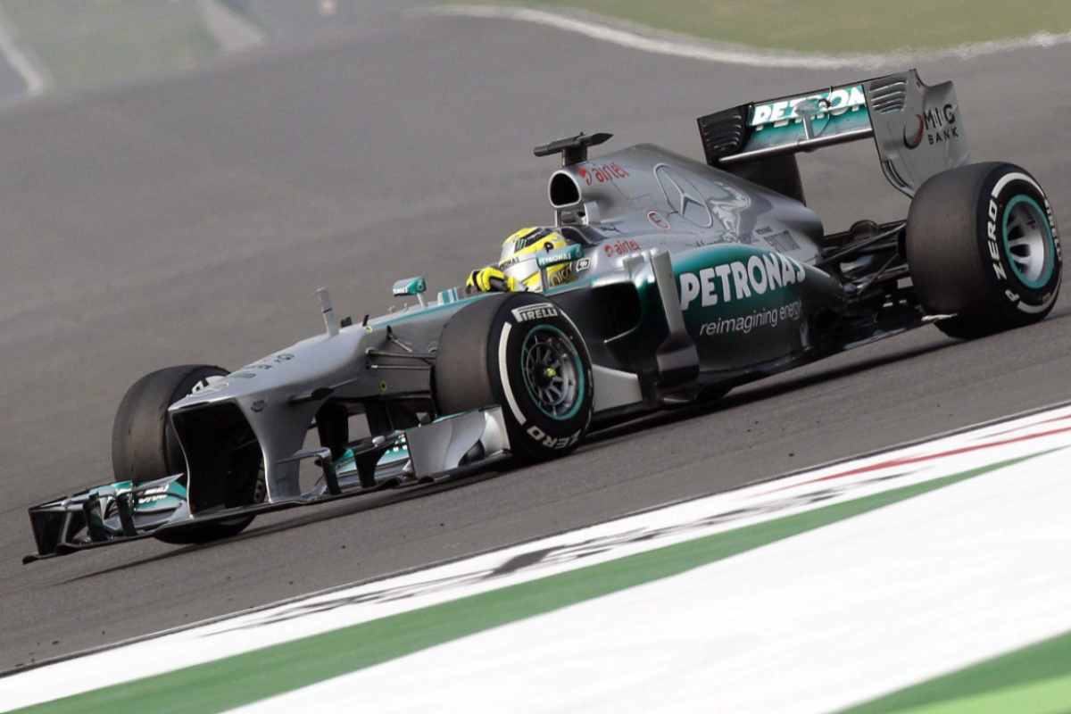 Mercedes Lewis Hamilton all'asta