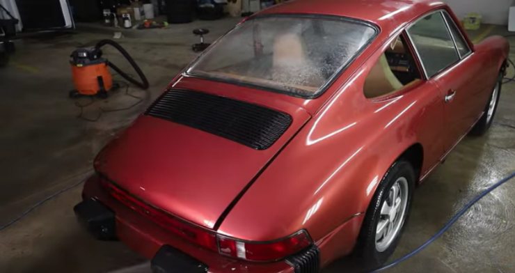 Porsche car wash modello abbandonato
