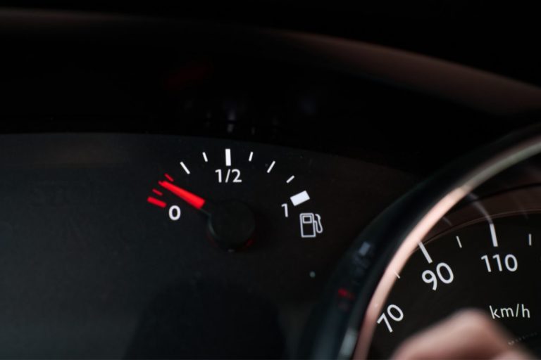Serbatoio Auto in riserva quanti chilometri autonomia