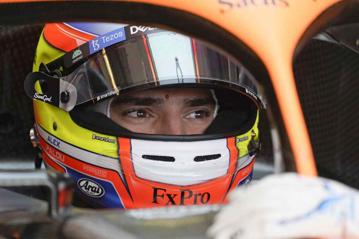 Alex Palou causa McLaren