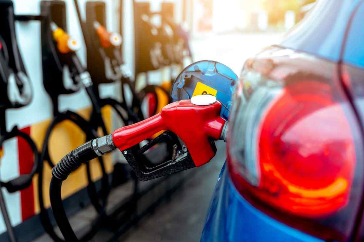 carburante abbassamento prezzi italia