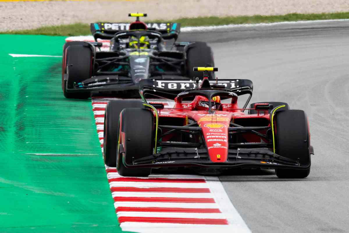 Ferrari e Mercedes duellano nel Costruttori