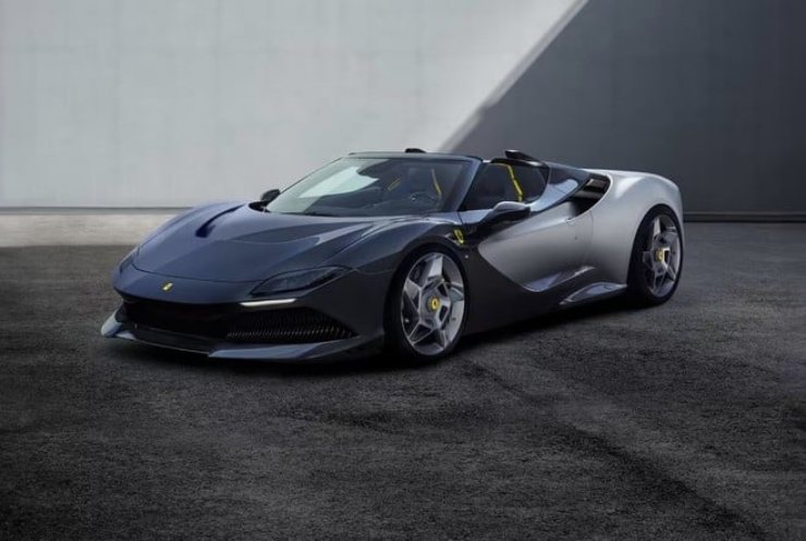 Ferrari SP-8 caratteristiche supercar