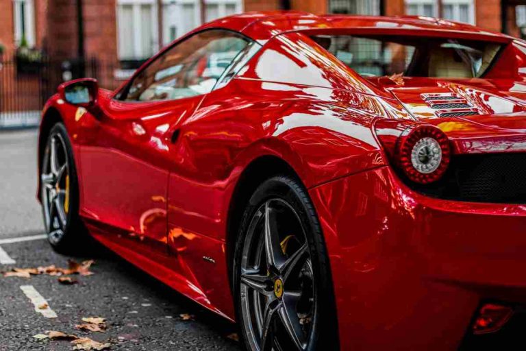 Ferrari retroscena colore Rosso