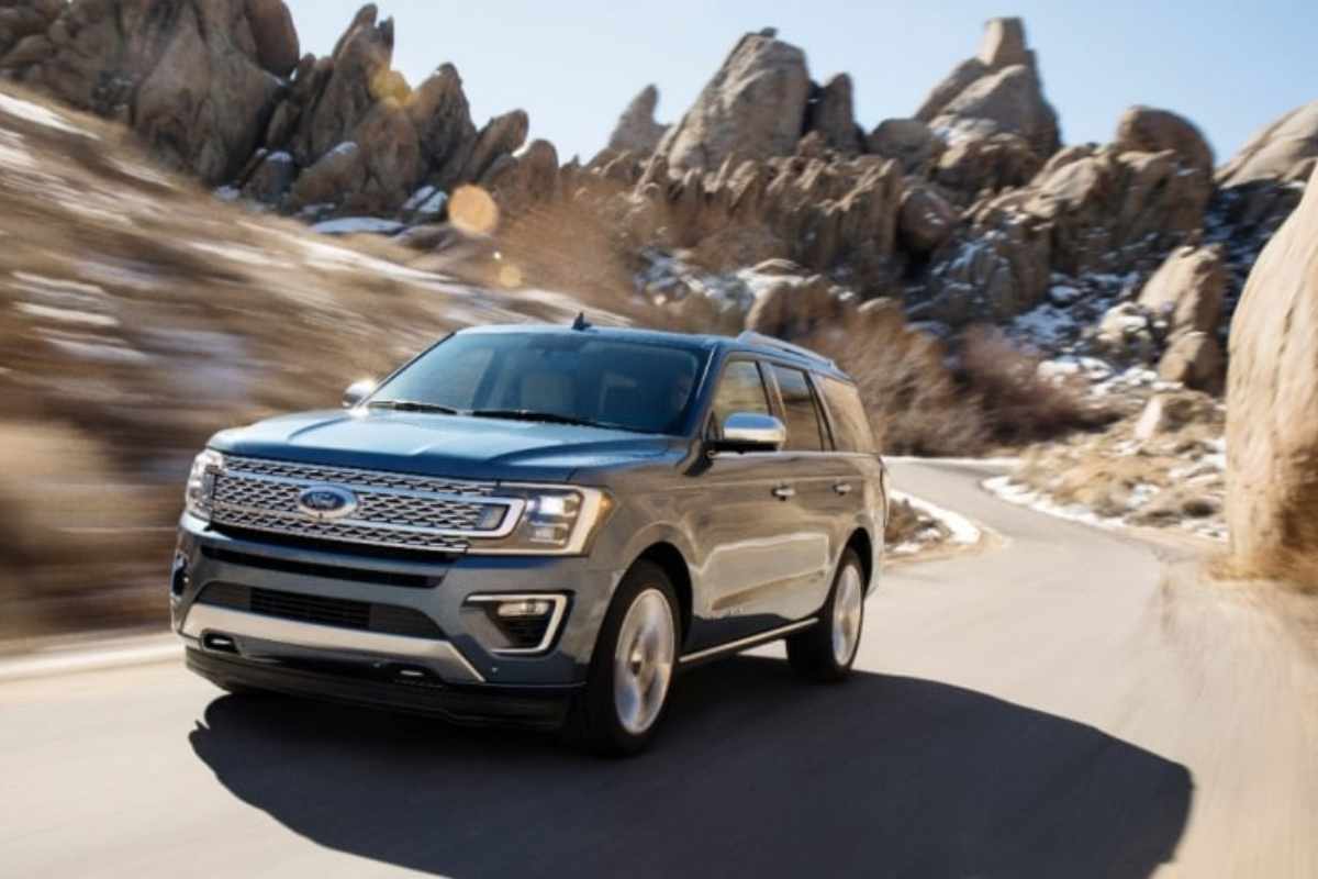 Ford, problema alle cinture